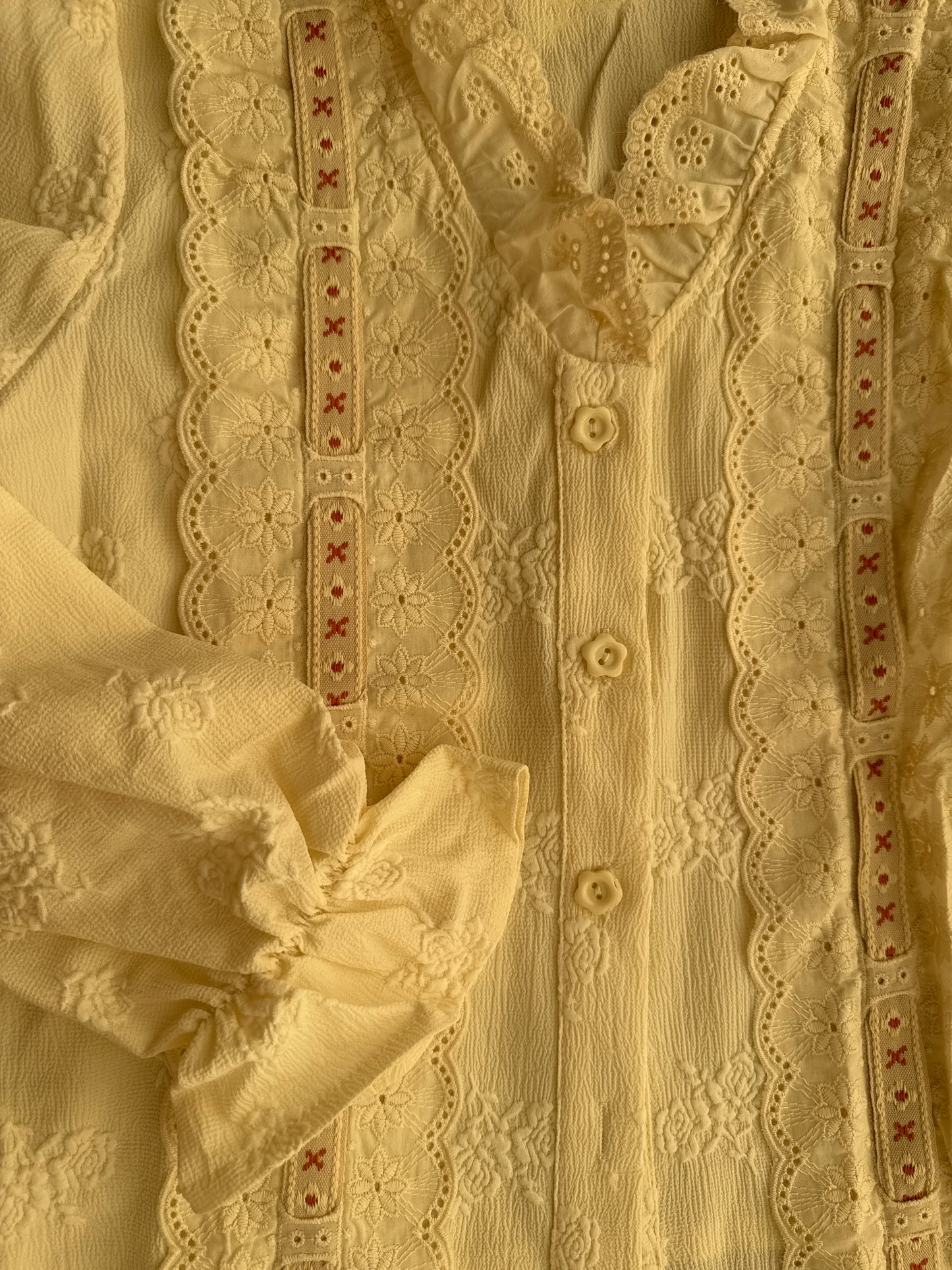 Rose Wallpaper Blouse & Skirt Set (Cream/Red)