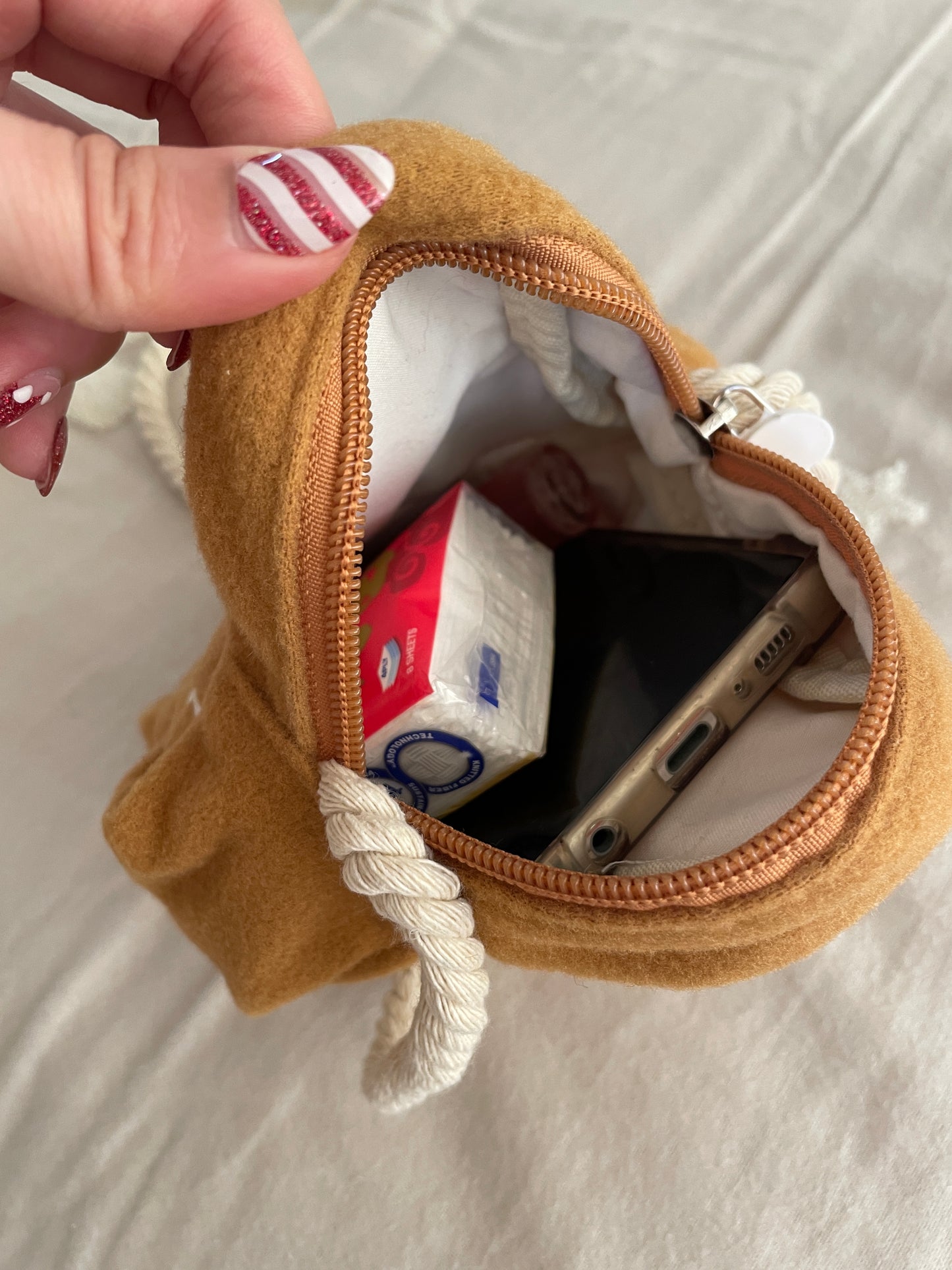 Gingerbread Man Phone Pouch (Brown)