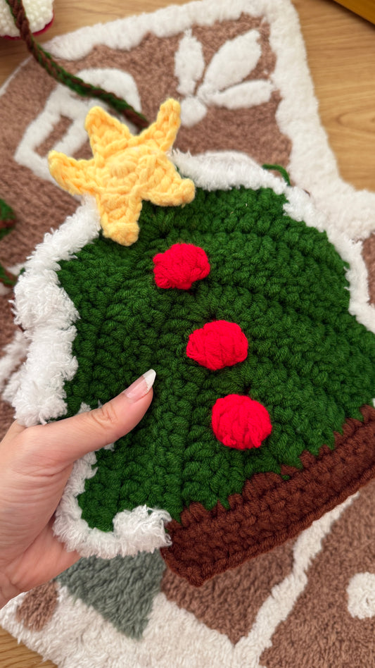Christmas Tree Crochet Phone Pouch (Green)