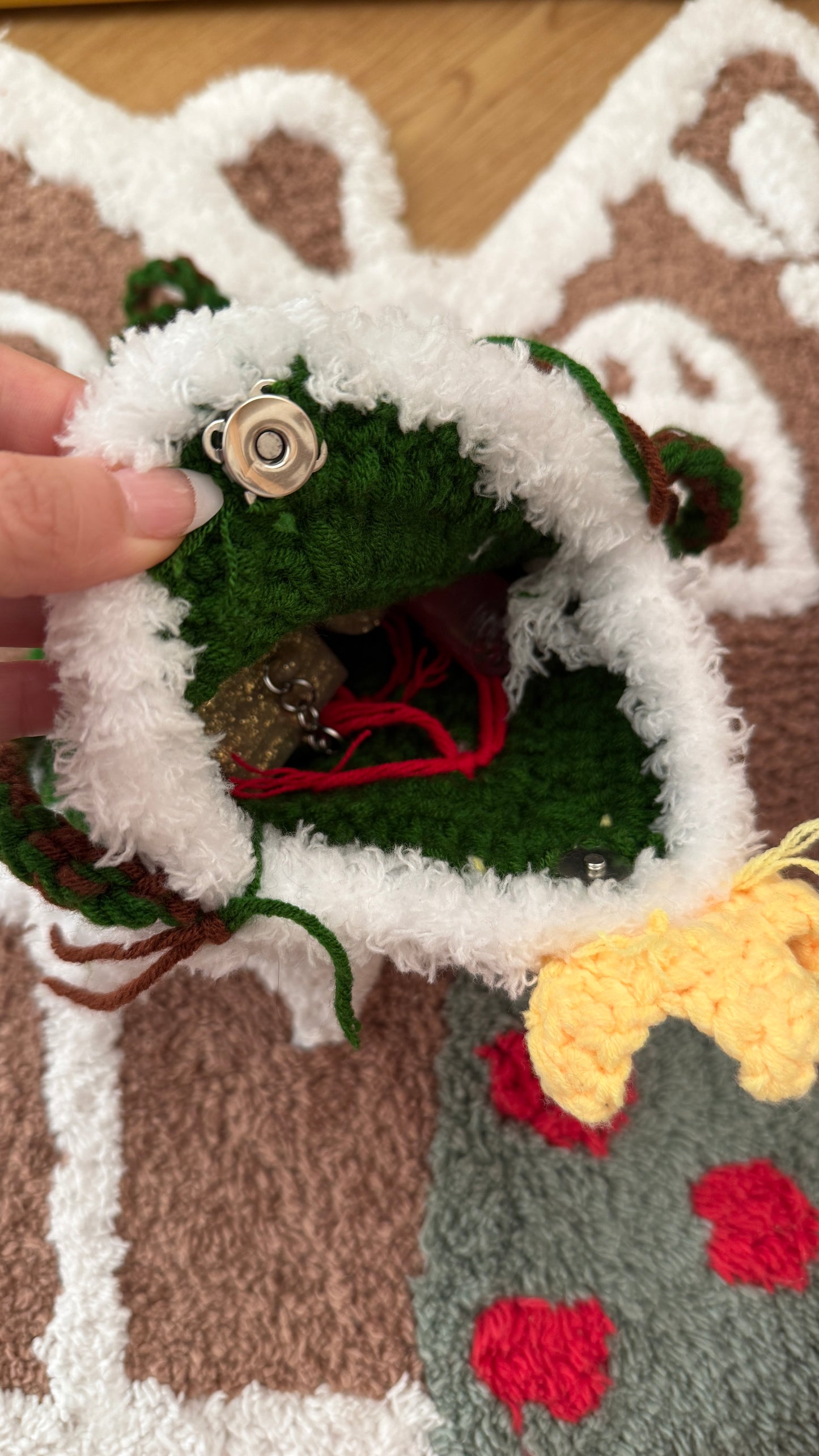 Christmas Tree Crochet Phone Pouch (Green)