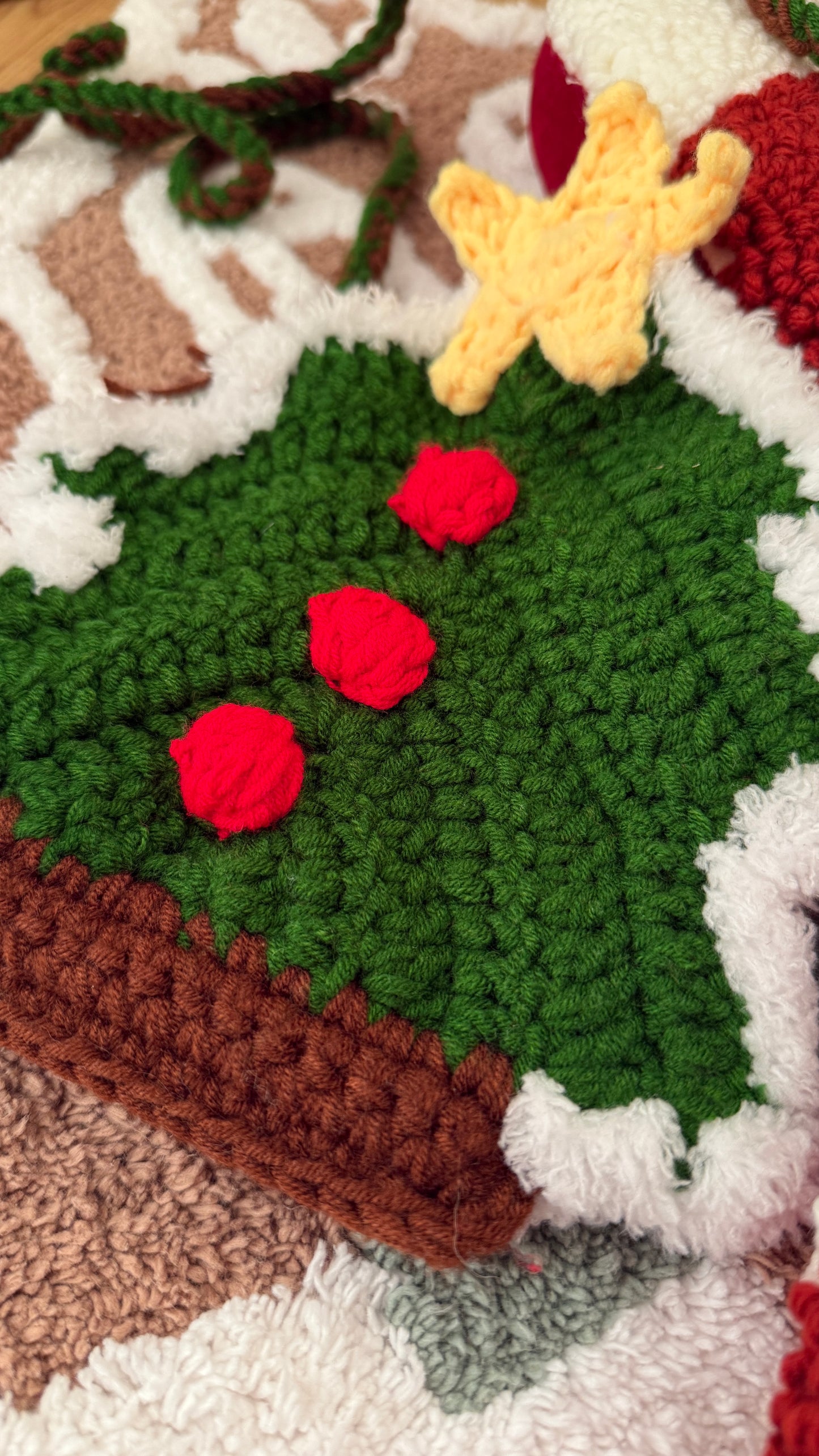 Christmas Tree Crochet Phone Pouch (Green)