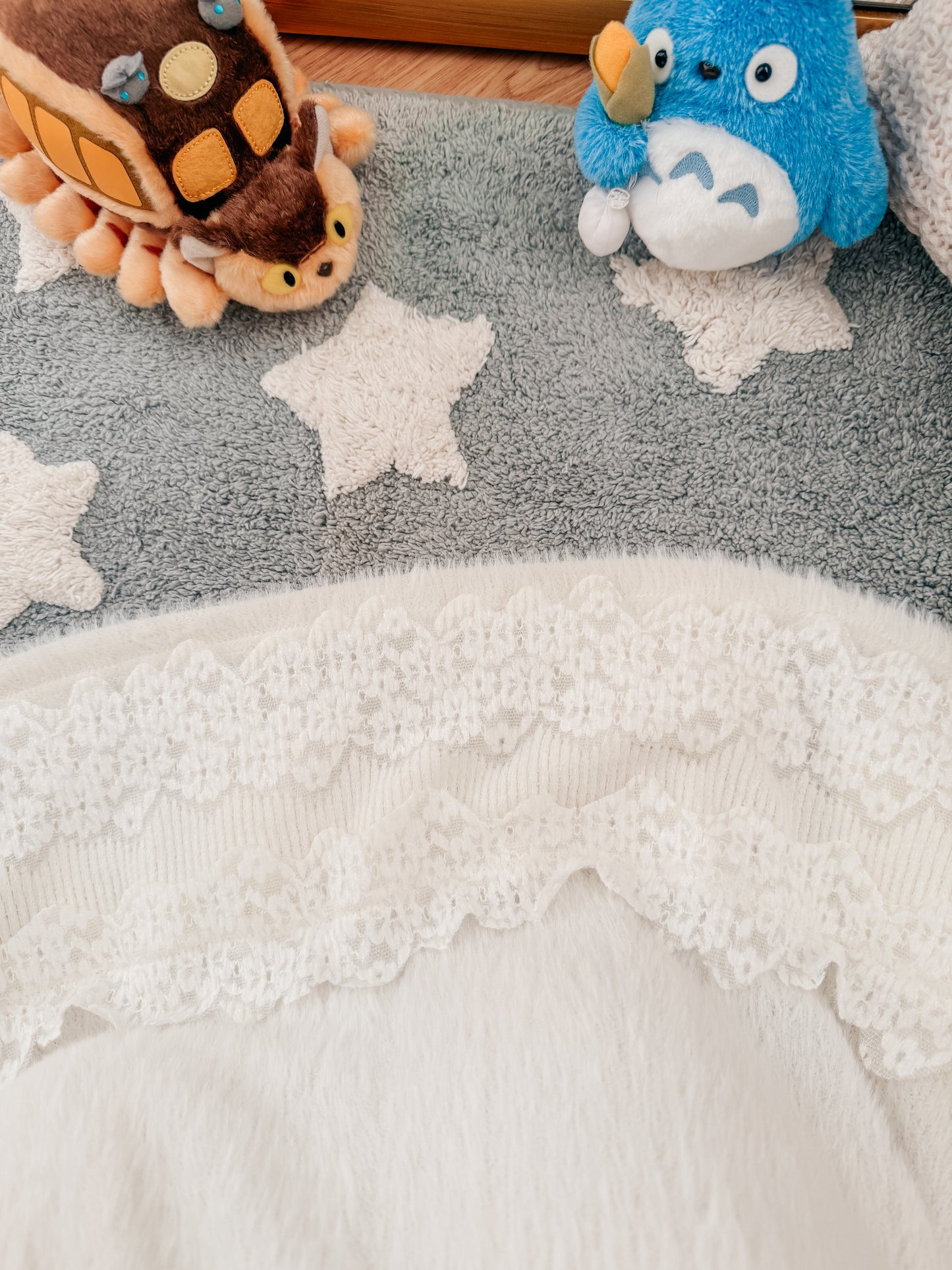 Fuzzy Blanket Midi Skirt (White)
