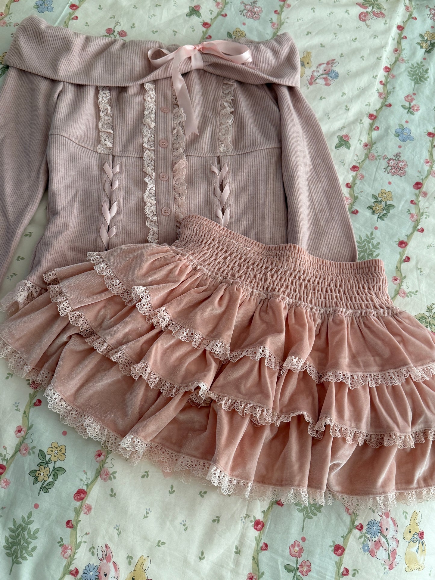 Ballet Lace Knitted Two-Piece Mini Skirt Set (2 Colors)