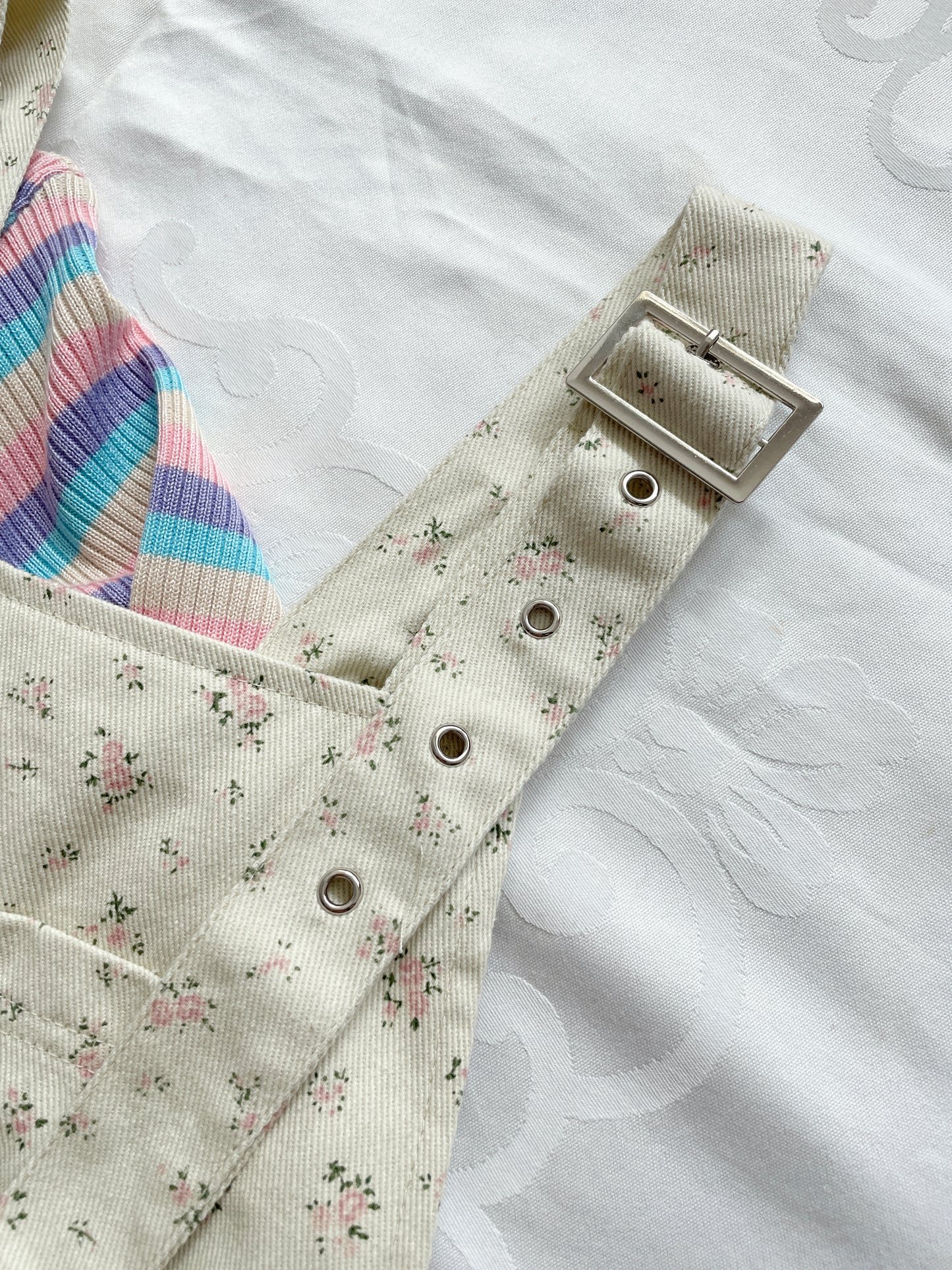 Ditsy Floral Mini Pinafore (Beige)