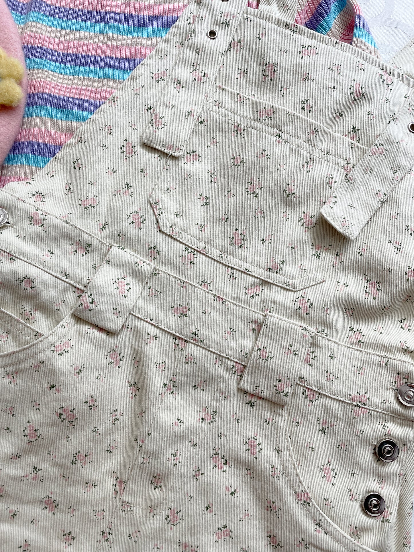 Ditsy Floral Mini Pinafore (Beige)