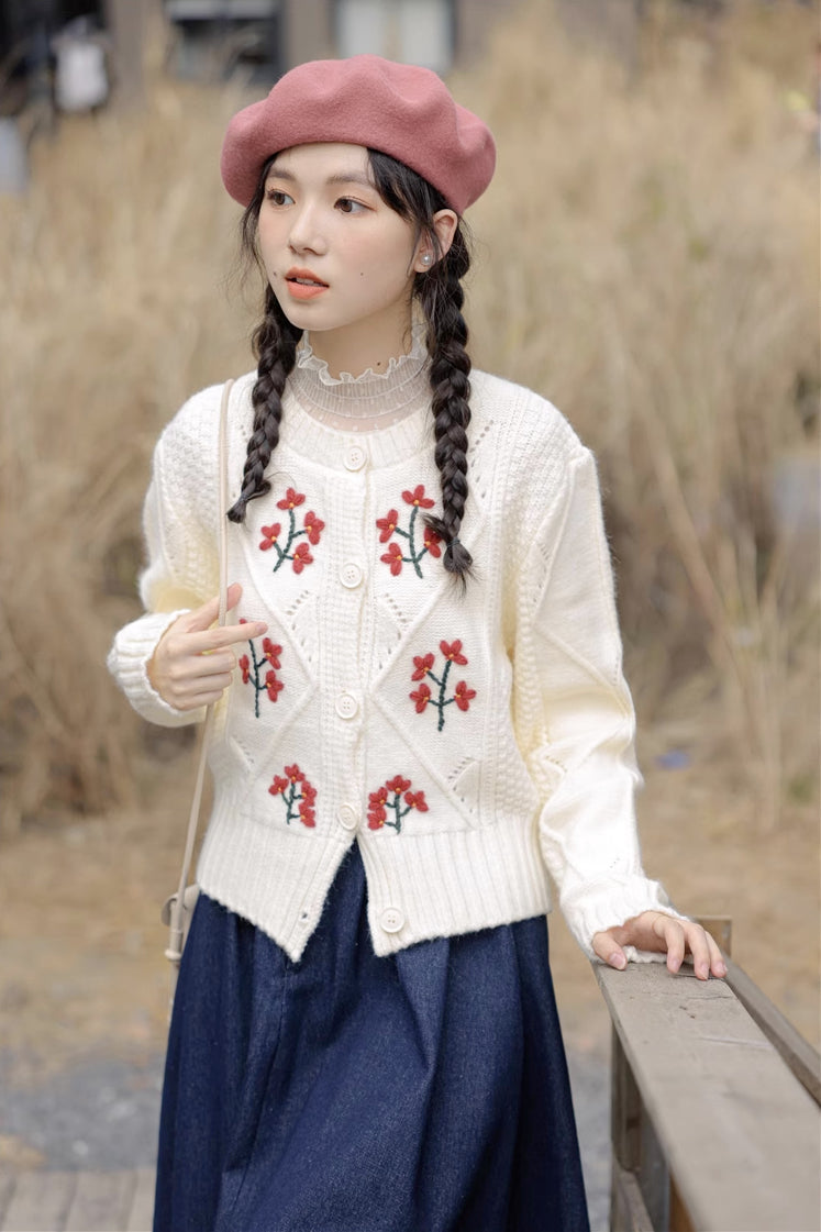 Ditsy Floral Embroidered Round Neck Cardigan (2 Colors)