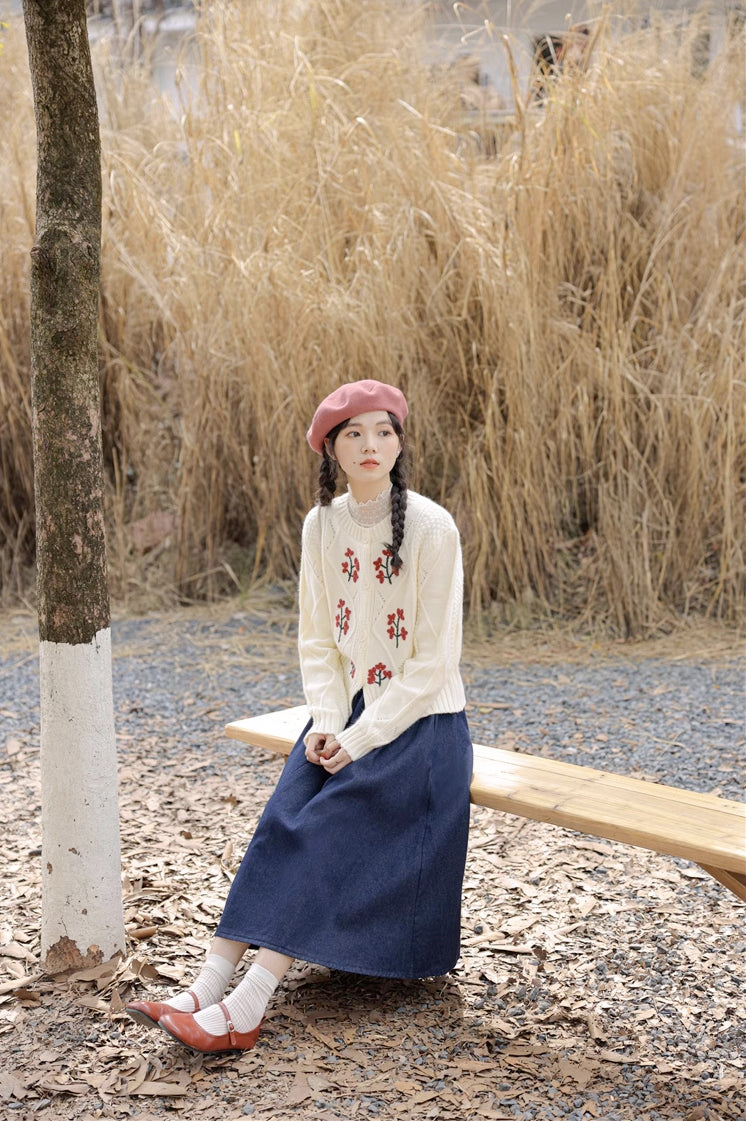 Ditsy Floral Embroidered Round Neck Cardigan (2 Colors)