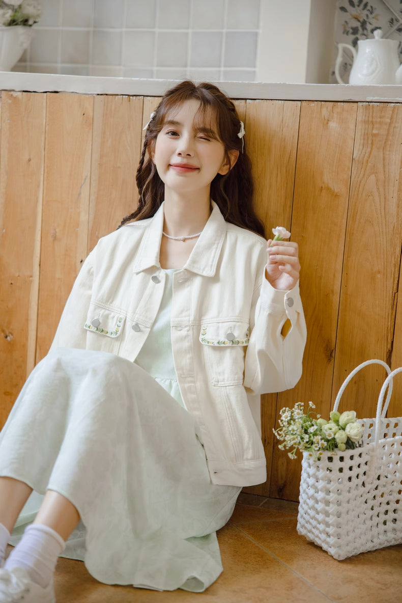 Flower Chain Embroidered Jacket (White)