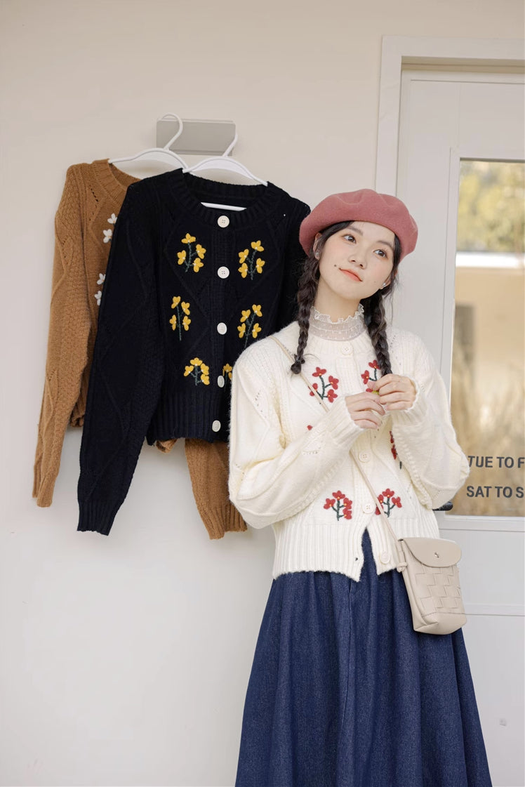 Ditsy Floral Embroidered Round Neck Cardigan (2 Colors)