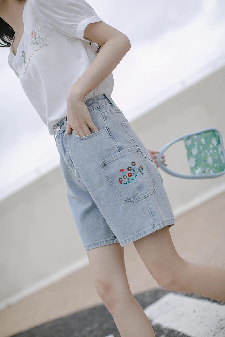 Flower Pocket Embroidered Shorts (Light Denim)