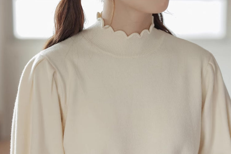 Scallop Trim Puff Sleeve Sweater (Cream)