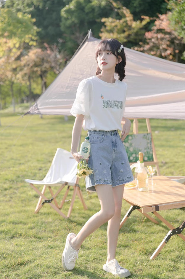 Dancing Flowers Embroidered Shorts (Light Denim)