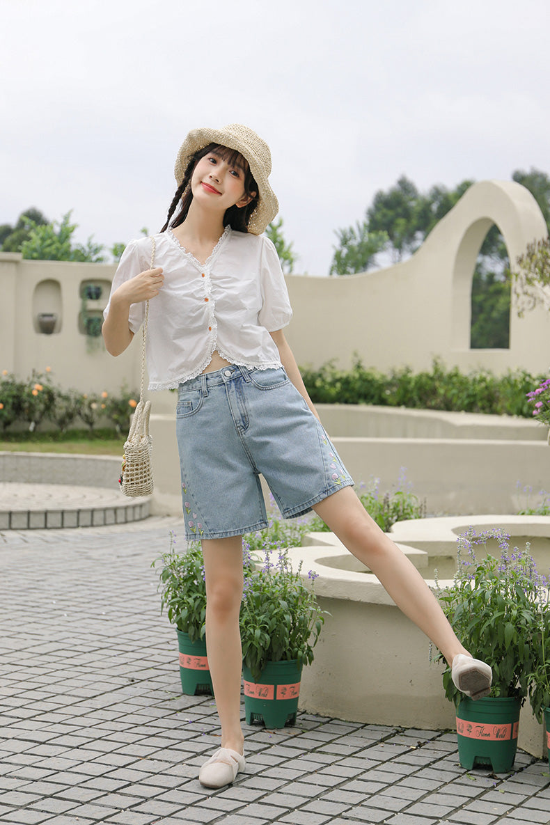 Tulip Tips Embroidered Shorts (Light Denim)