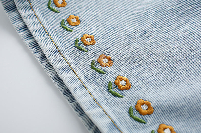 Daisy Chain Embroidered Shorts (Light Denim)