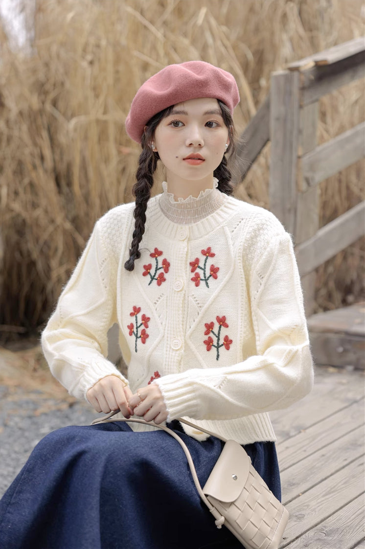 Ditsy Floral Embroidered Round Neck Cardigan (2 Colors)