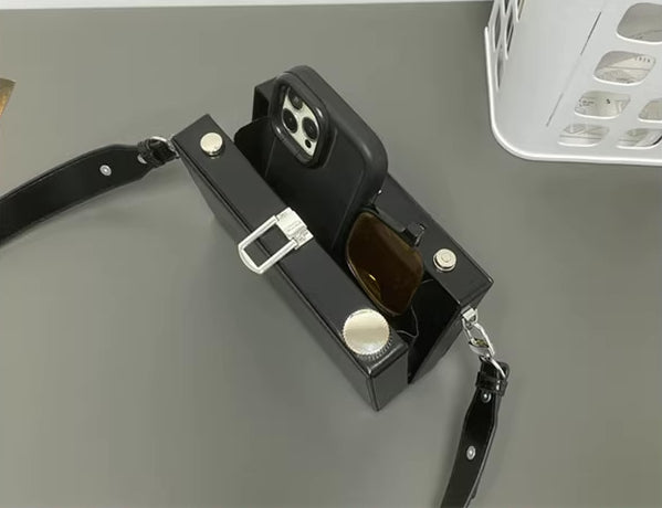 Vintage Camera Crossbody Bag (4 Colors)