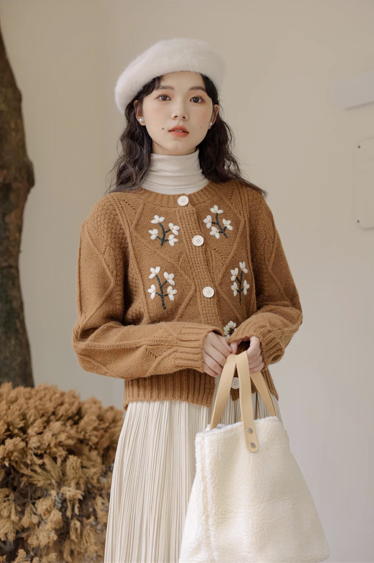 Ditsy Floral Embroidered Round Neck Cardigan (2 Colors)