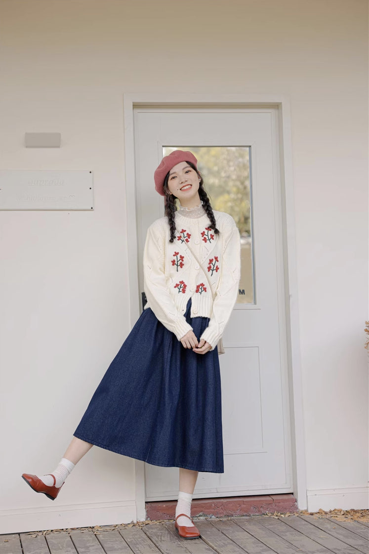 Ditsy Floral Embroidered Round Neck Cardigan (2 Colors)