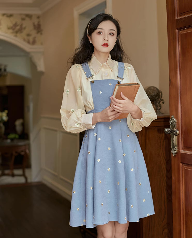 Delicate Daisy Embroidered Pinafore (Blue)