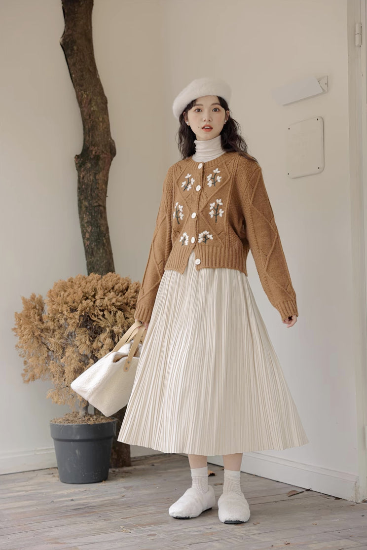 Ditsy Floral Embroidered Round Neck Cardigan (2 Colors)