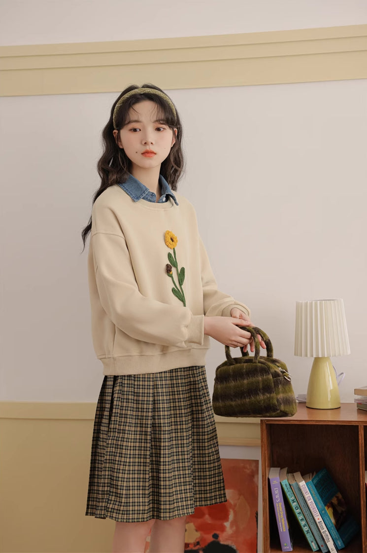 Pom Pom Wildflower Sweatshirt (Cream)