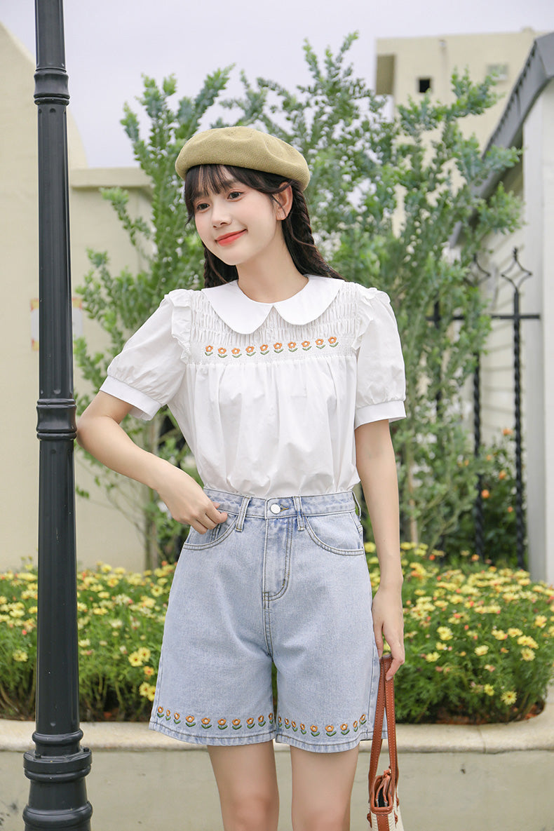 Daisy Chain Embroidered Shorts (Light Denim)