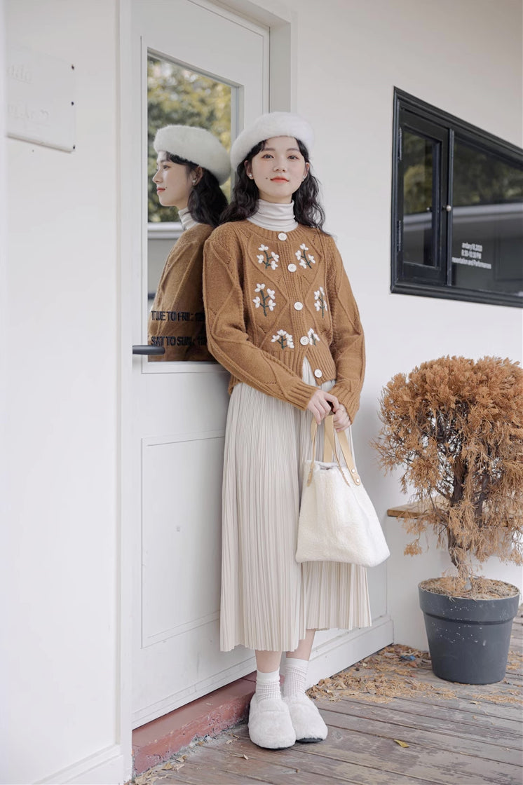 Ditsy Floral Embroidered Round Neck Cardigan (2 Colors)