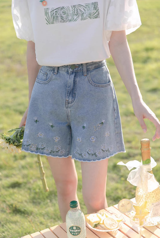 Dancing Flowers Embroidered Shorts (Light Denim)