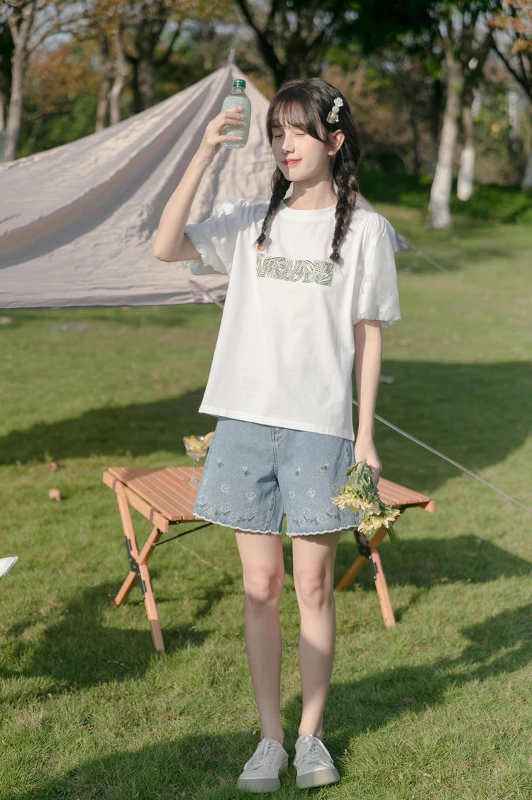 Dancing Flowers Embroidered Shorts (Light Denim)