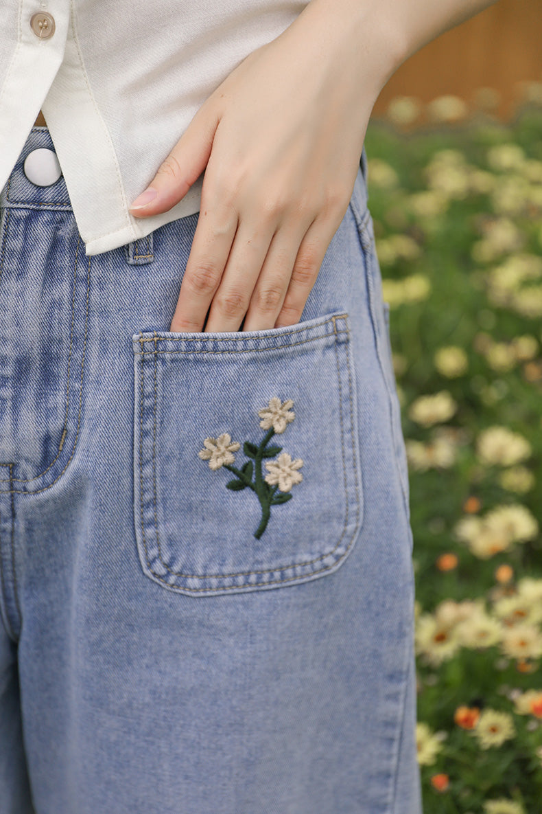 Posy Pockets Embroidered Shorts (Light Denim)