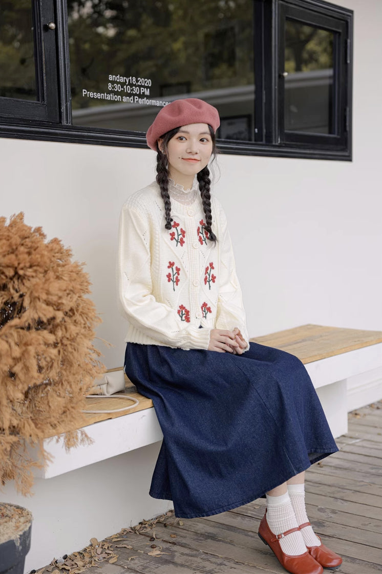 Ditsy Floral Embroidered Round Neck Cardigan (2 Colors)