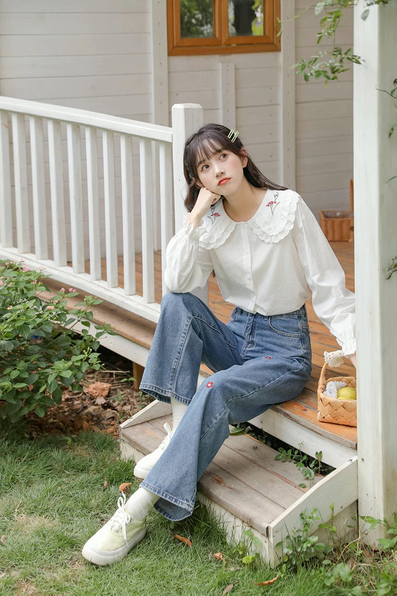 Popping Daisy Embroidered Jeans (Dark Denim)