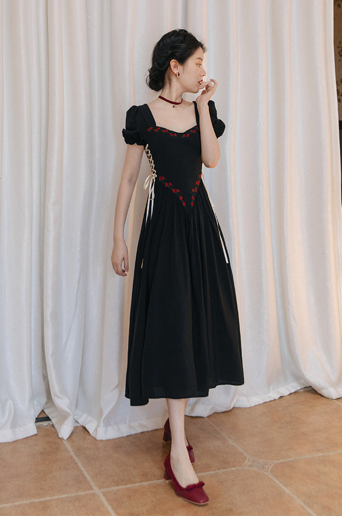Onyx Rose Lace Up Dress (Black)