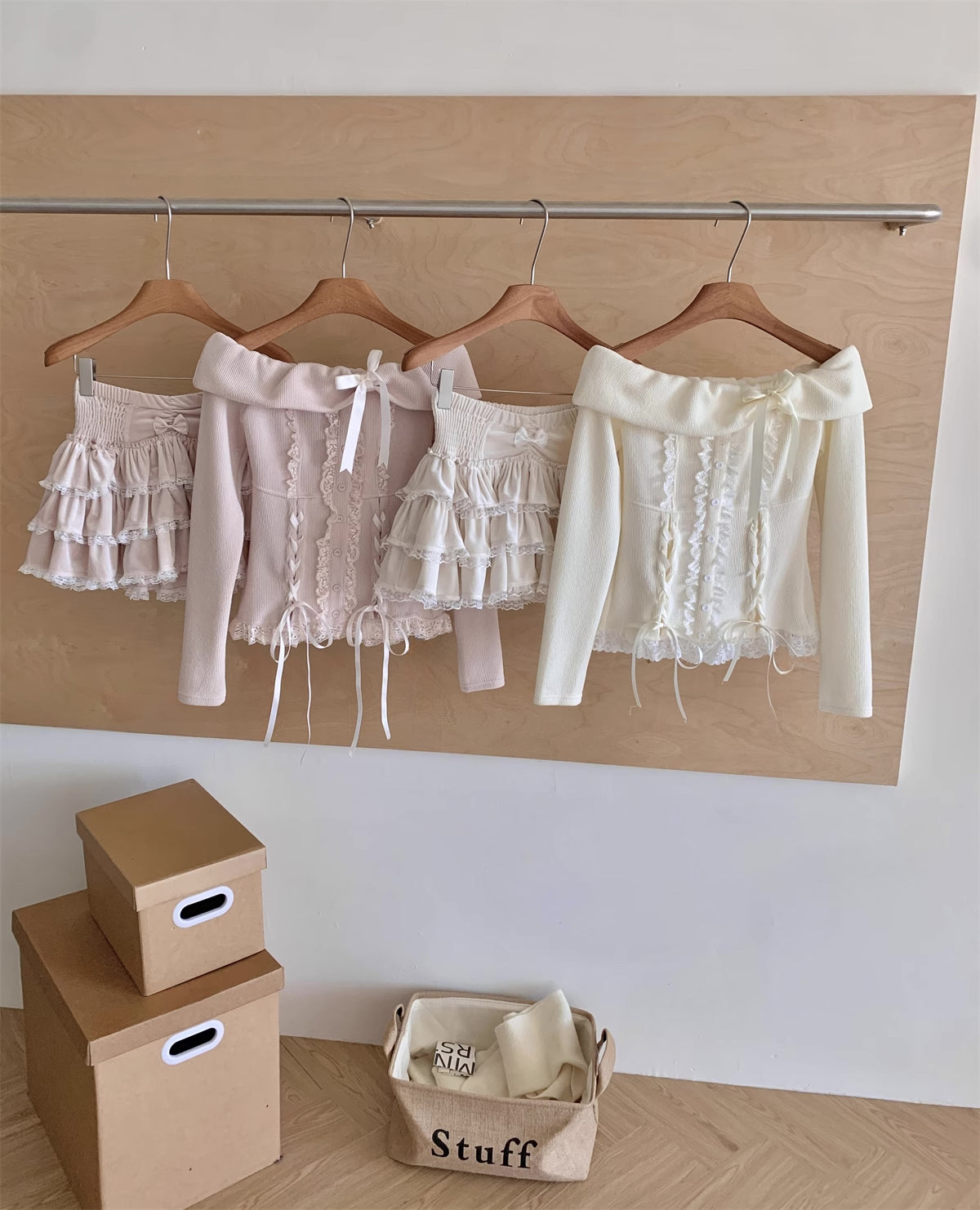 Ballet Lace Knitted Two-Piece Mini Skirt Set (2 Colors)
