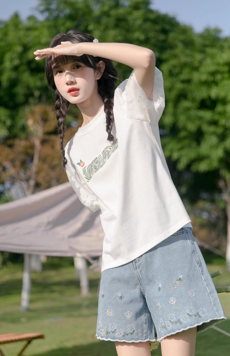 Dancing Flowers Embroidered Shorts (Light Denim)