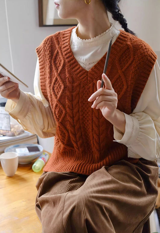 Maple Cable Knit Vest (Rust)