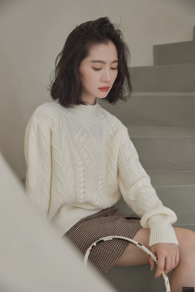Arrowhead Mock Neck Sweater (4 Colors)