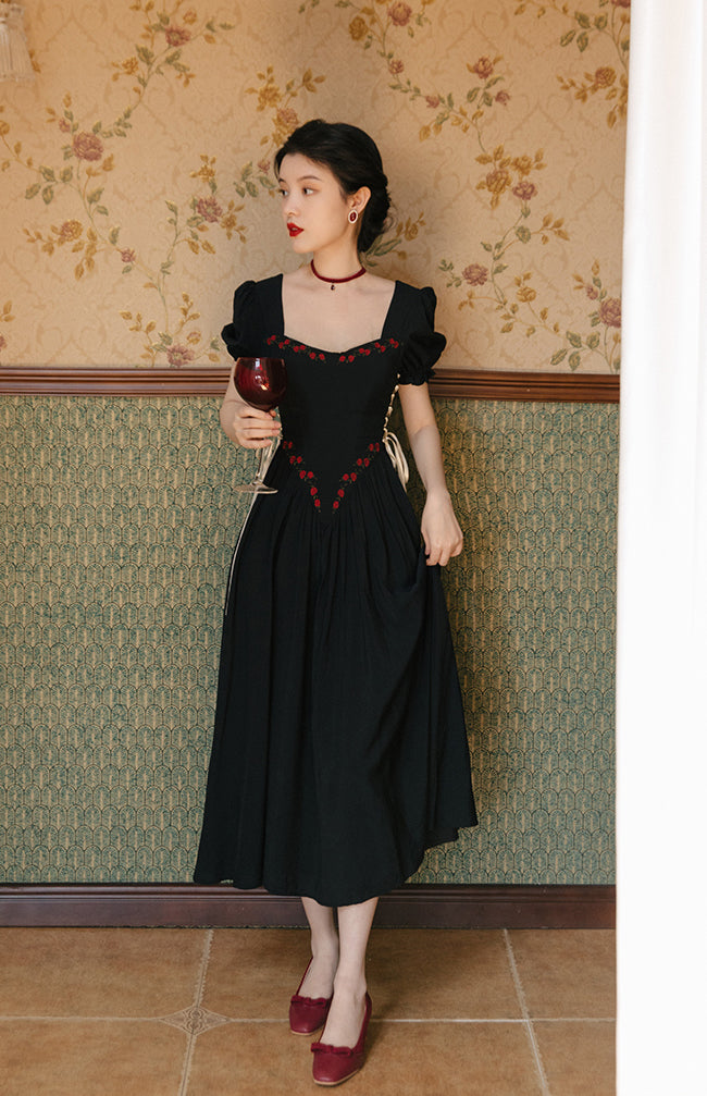 Onyx Rose Lace Up Dress (Black)