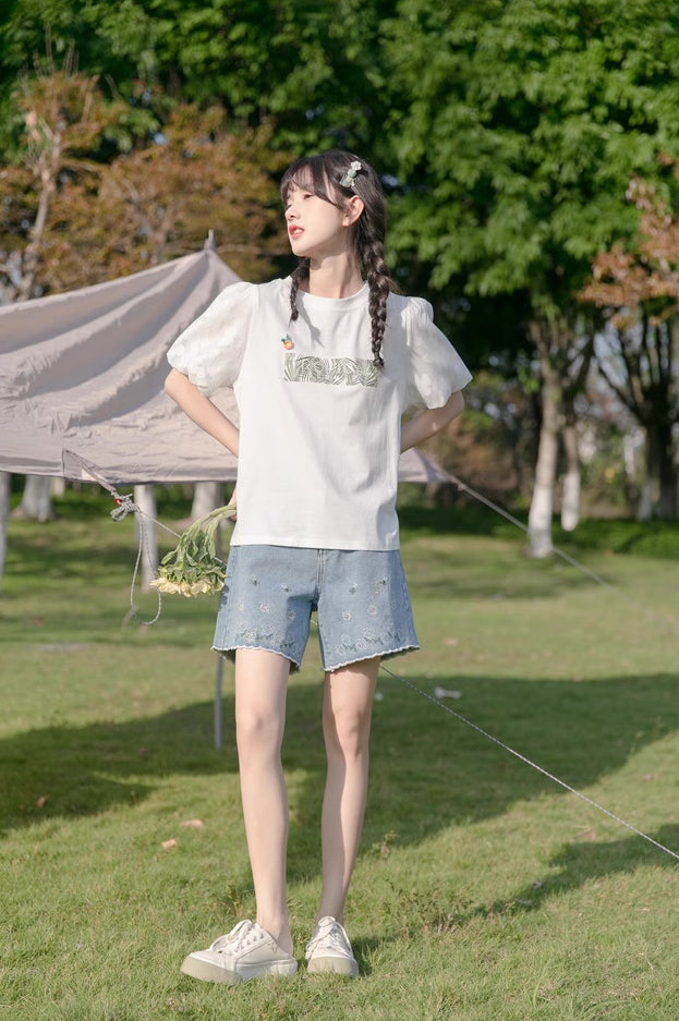 Dancing Flowers Embroidered Shorts (Light Denim)