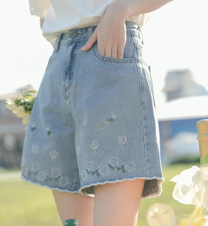 Dancing Flowers Embroidered Shorts (Light Denim)