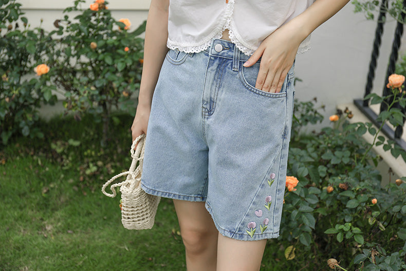 Tulip Tips Embroidered Shorts (Light Denim)