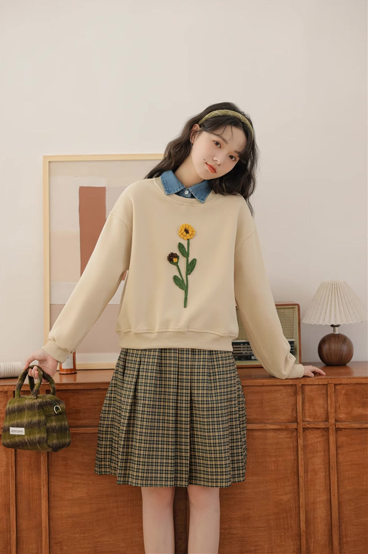 Pom Pom Wildflower Sweatshirt (Cream)