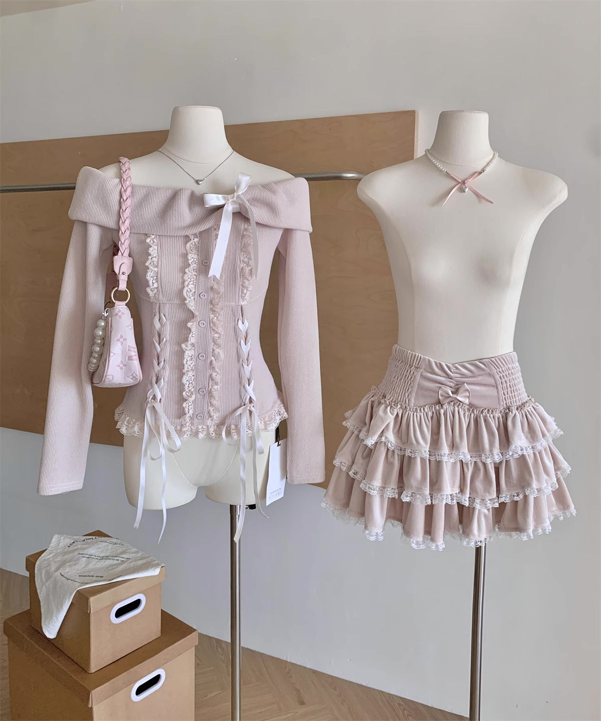 Ballet Lace Knitted Two-Piece Mini Skirt Set (2 Colors)
