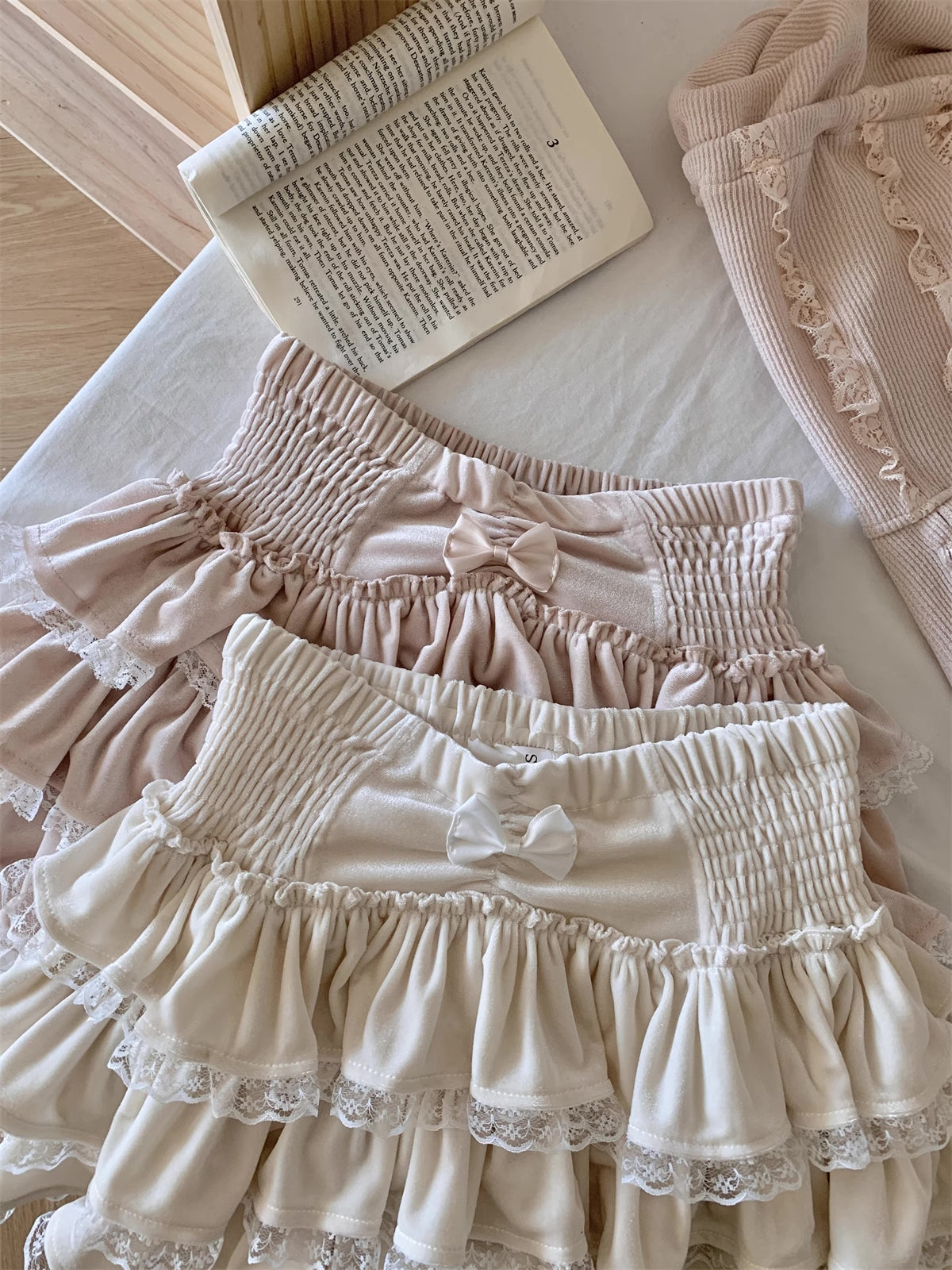 Ballet Lace Knitted Two-Piece Mini Skirt Set (2 Colors)