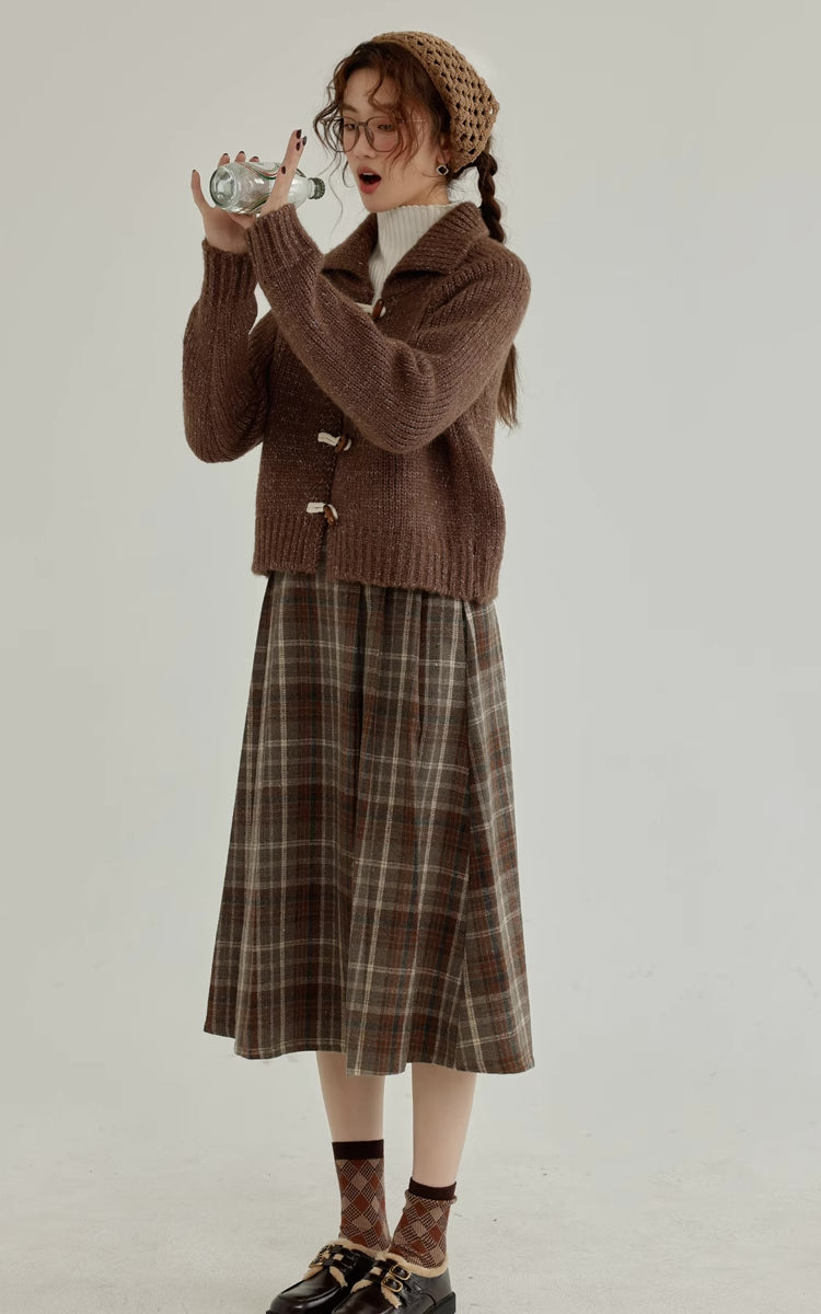 Espresso Plaid Pleated Midi Skirt (Khaki)