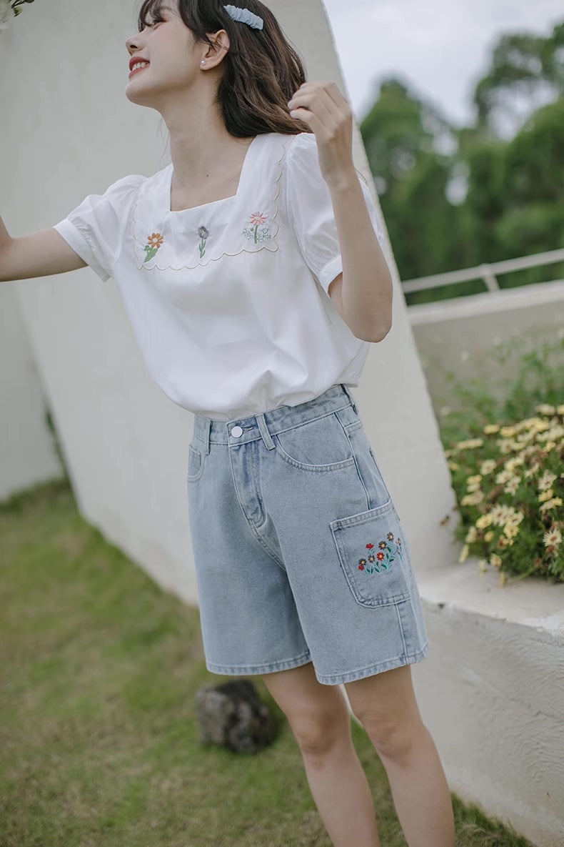 Flower Pocket Embroidered Shorts (Light Denim)