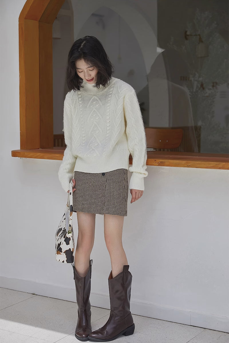 Arrowhead Mock Neck Sweater (4 Colors)