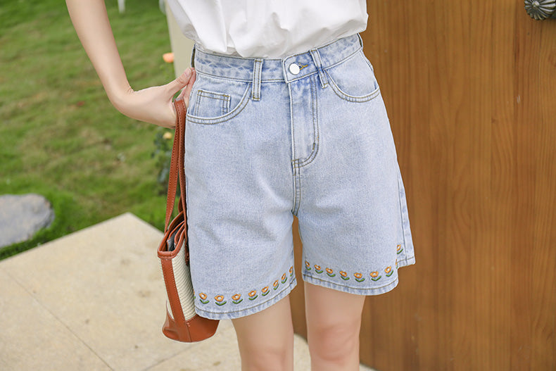 Daisy Chain Embroidered Shorts (Light Denim)