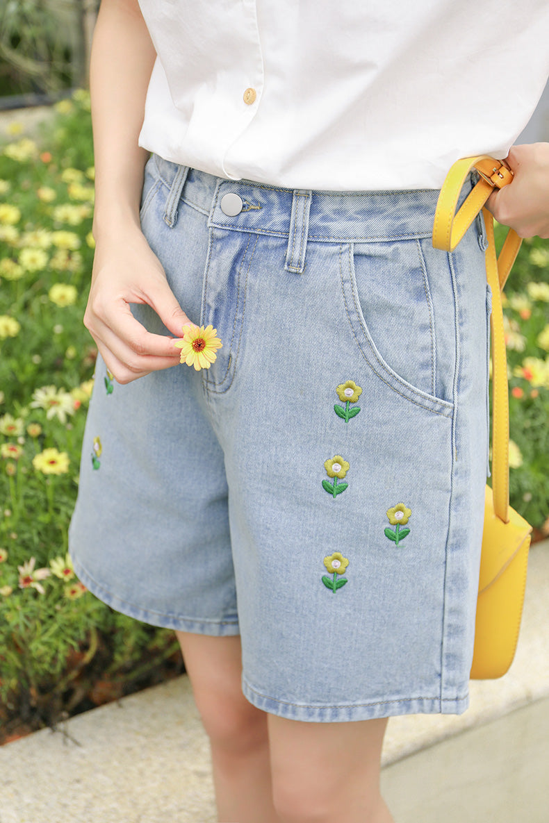 Flower Pop Embroidered Shorts (Light Denim)