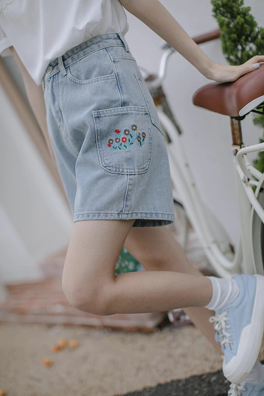 Flower Pocket Embroidered Shorts (Light Denim)